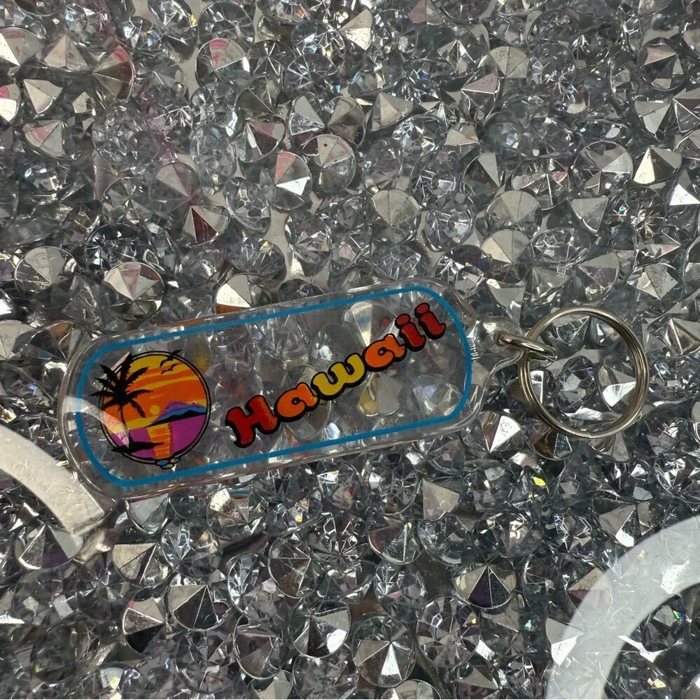 Hawaii Acrylic Keychain with Sunset Design - Clear Blue Trim